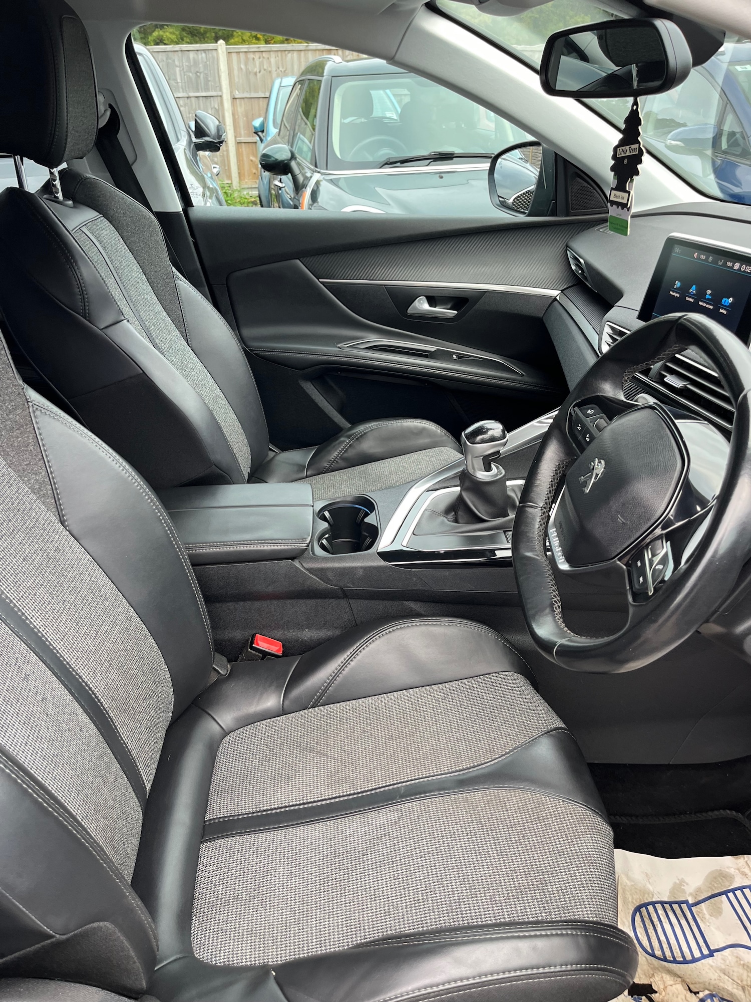 Used Peugeot 3008 2017 for sale - 76280614: Photo 19