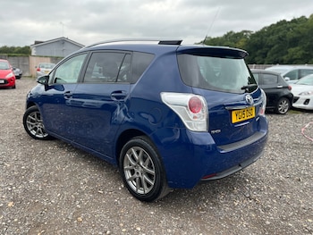 Used Toyota Verso 2015 for sale - 75518176: Photo