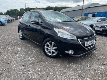 Peugeot - 208
