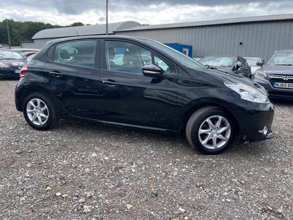 Used Peugeot 208 2014 for sale - 75668217: Photo 4