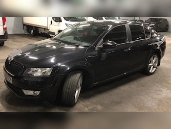 2013 (63) - 2.0 TDI CR Elegance 5dr