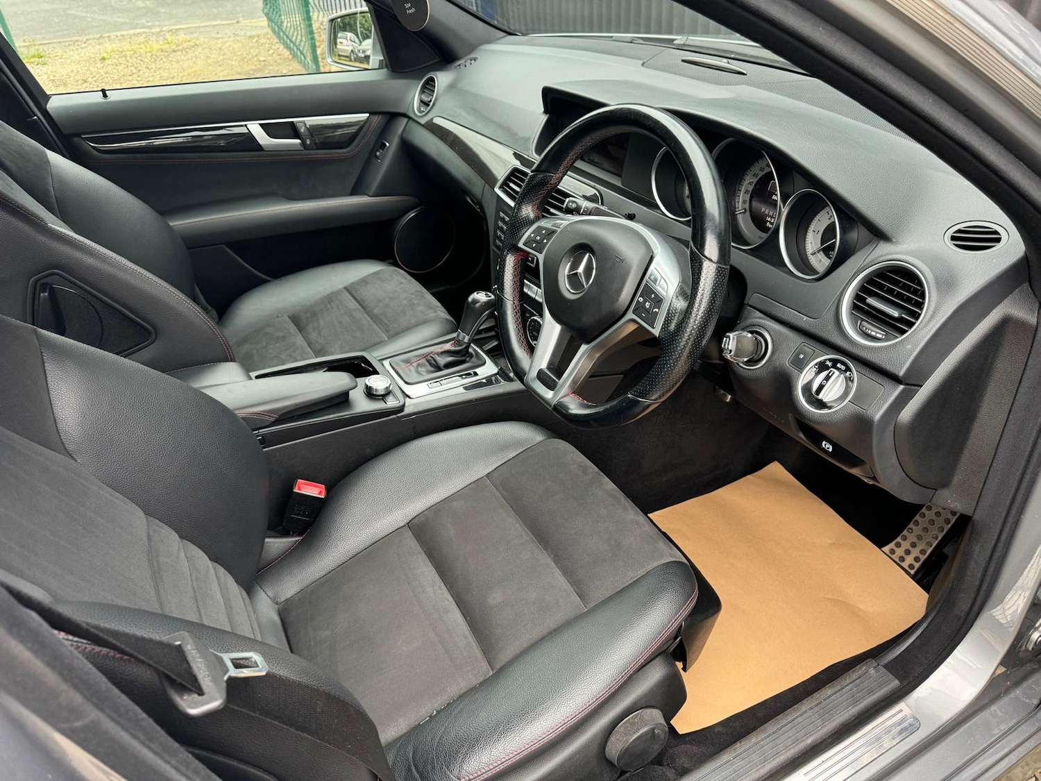 Used Mercedes-Benz C Class 2013 for sale - 76627319: Photo 5