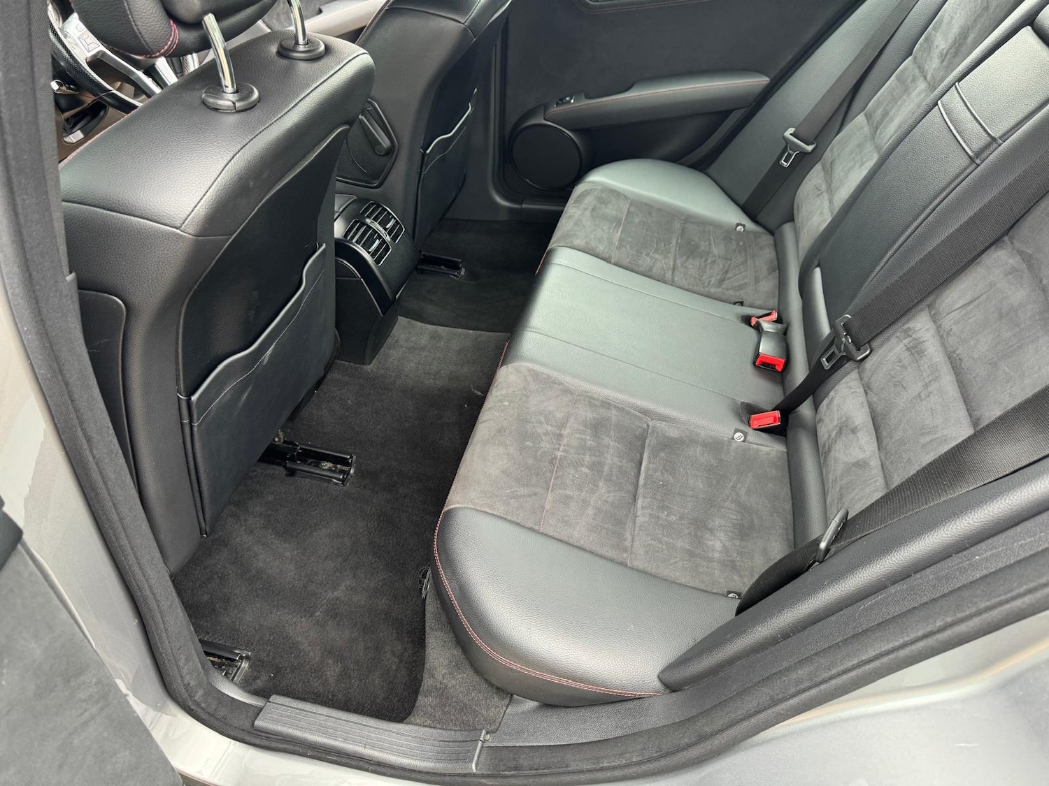 Used Mercedes-Benz C Class 2013 for sale - 76627319: Photo 8