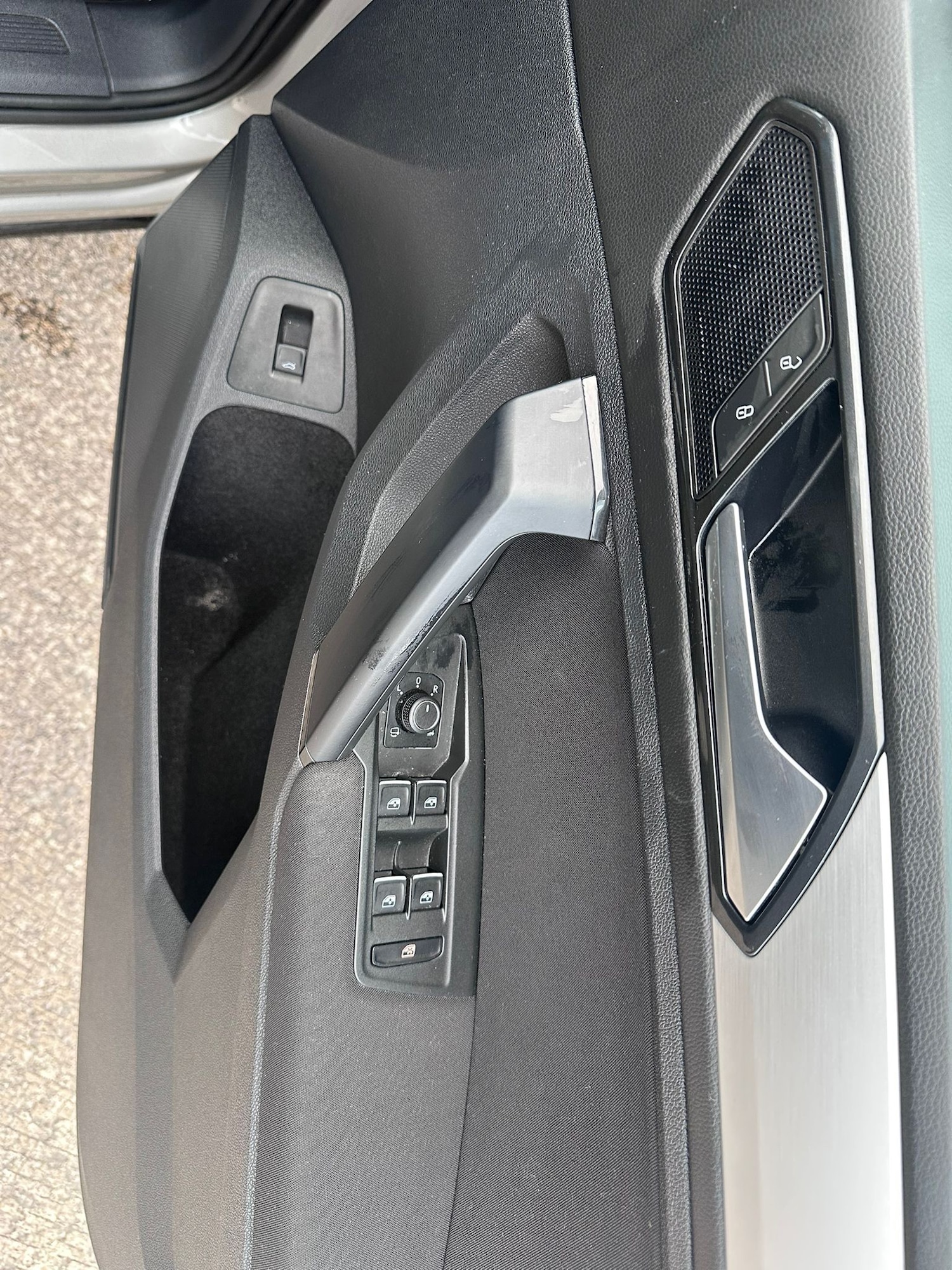 Used Volkswagen Tiguan 2017 for sale - 77400093: Photo 22