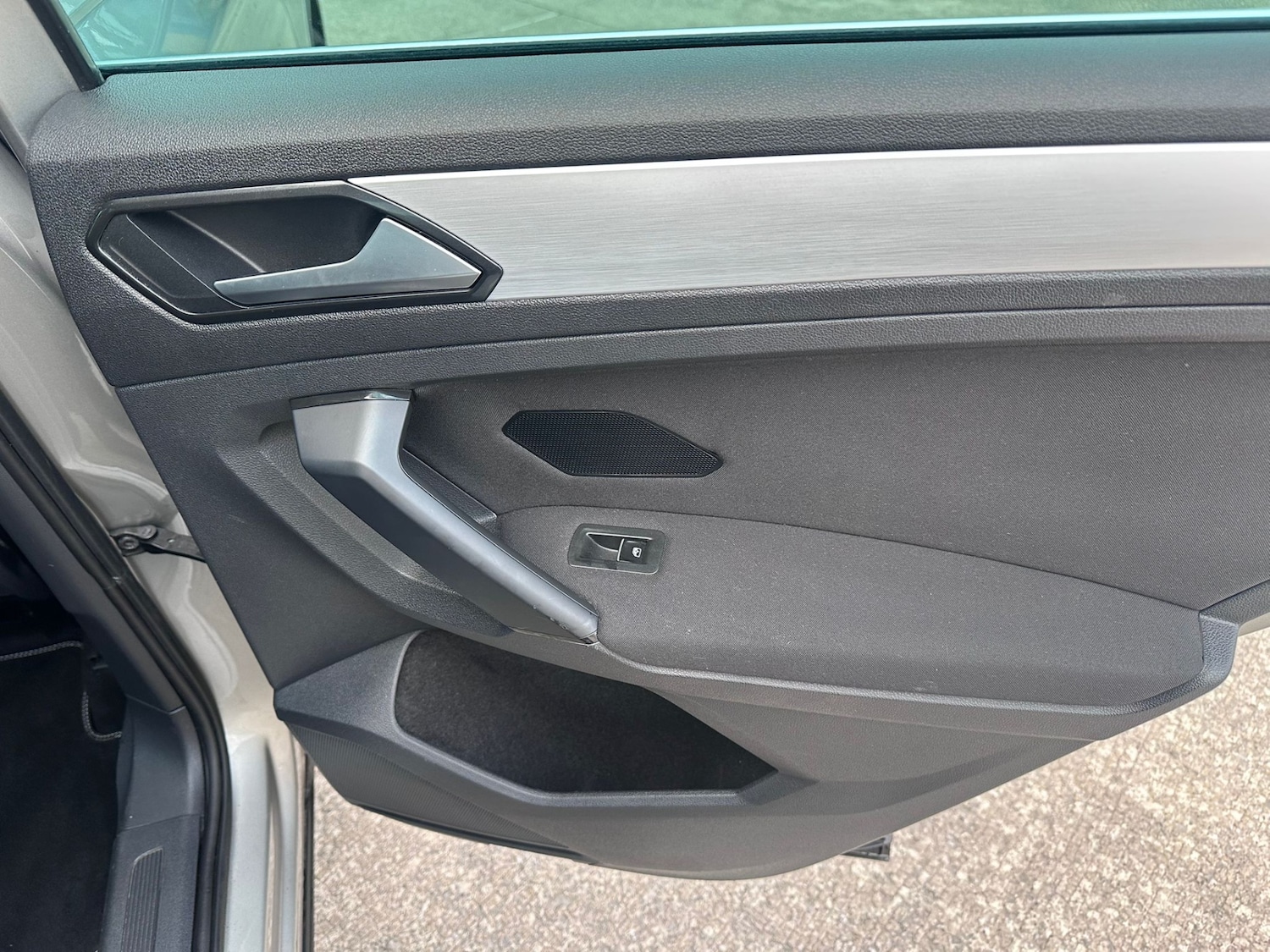 Used Volkswagen Tiguan 2017 for sale - 77400093: Photo 8