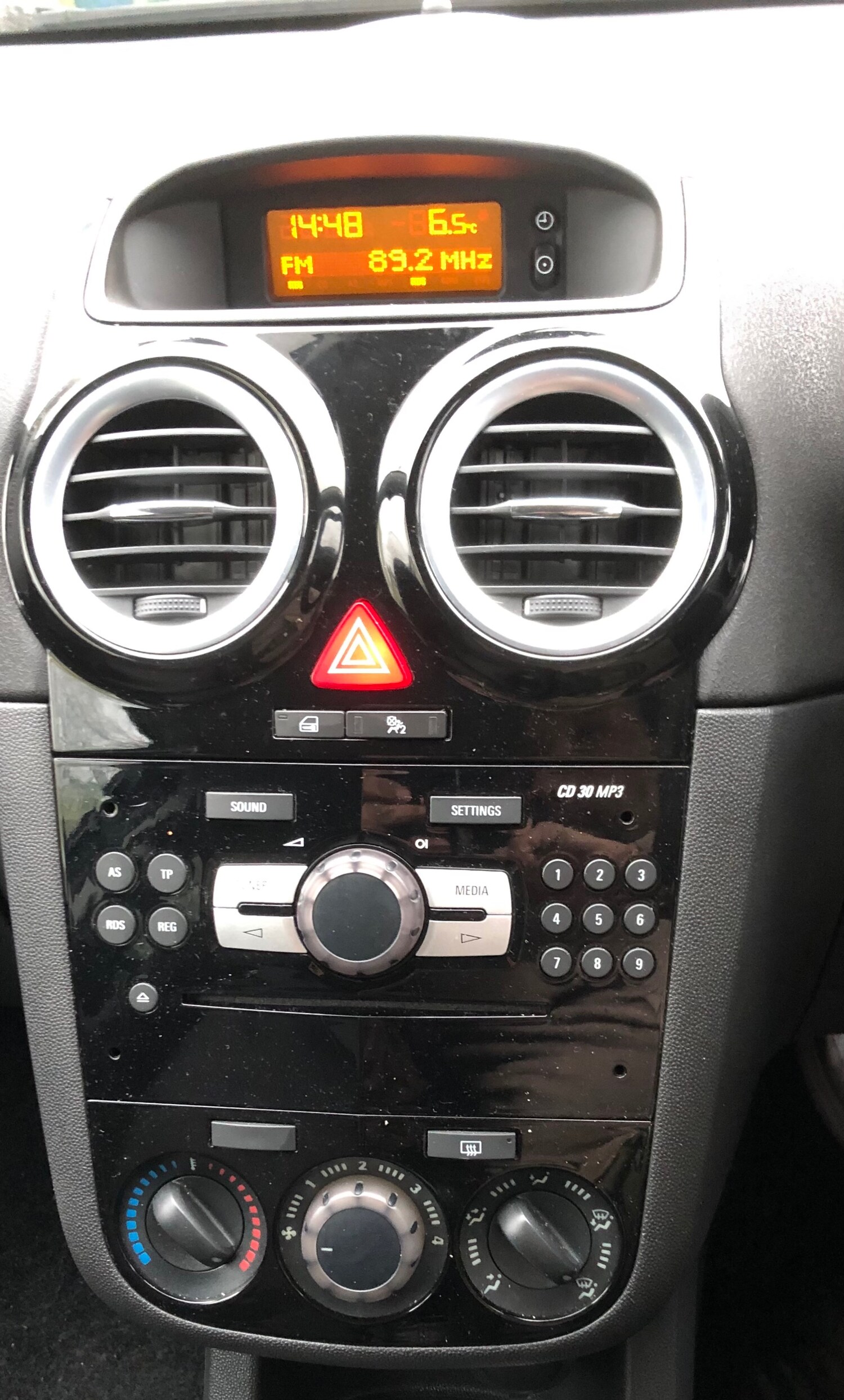 Used Vauxhall Corsa 2012 for sale - 77525692: Photo 8