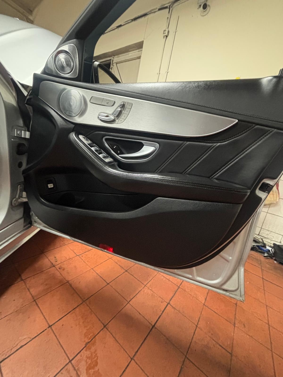 Used Mercedes-Benz C Class 2015 for sale - 76973958: Photo 23