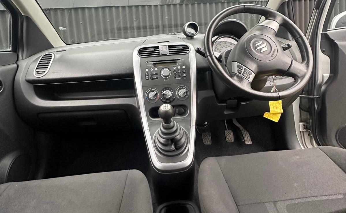 Used Suzuki Splash 2011 for sale - 76974790: Photo 6