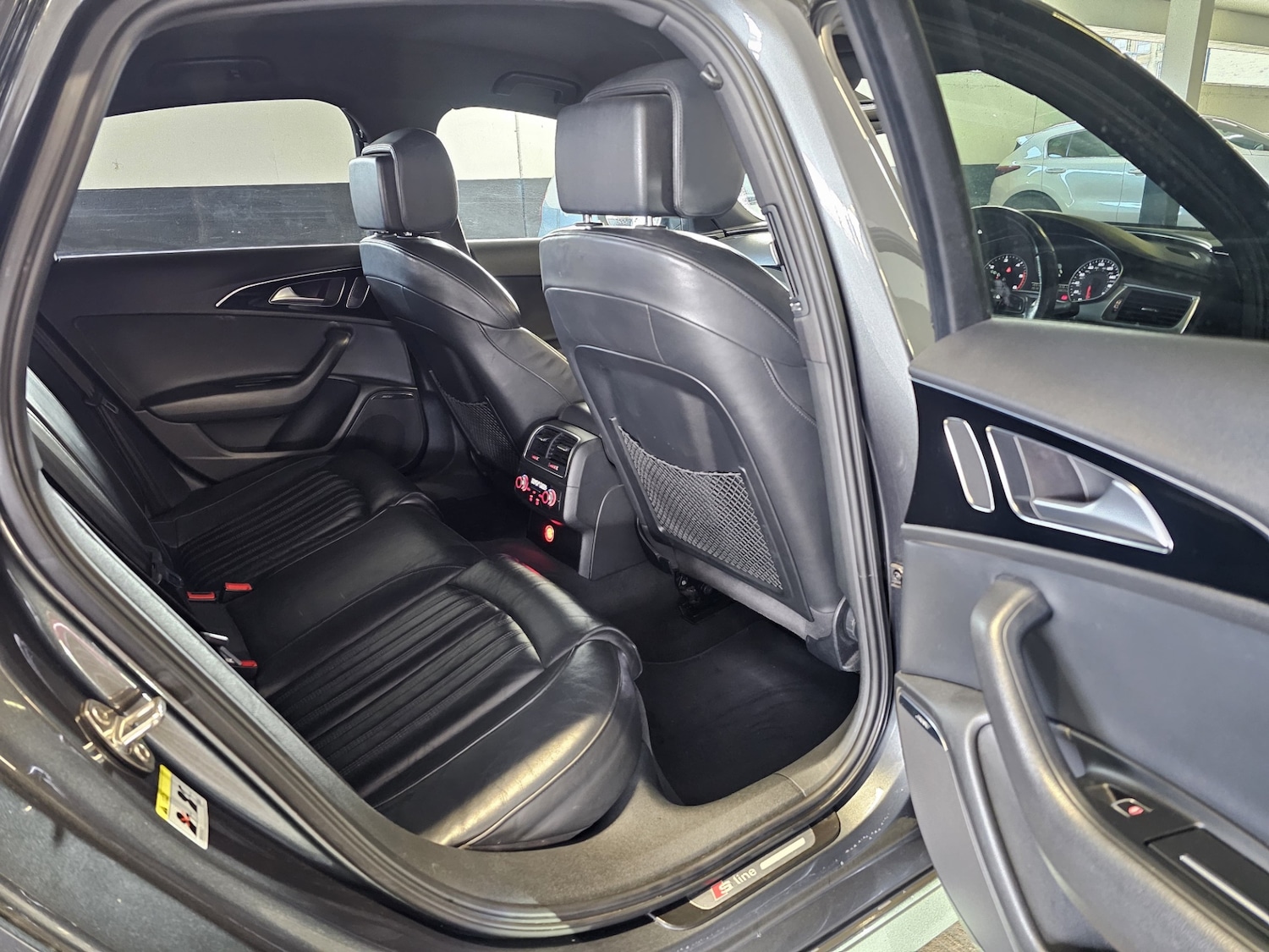 Used Audi A6 2015 for sale - 77899000: Photo 8