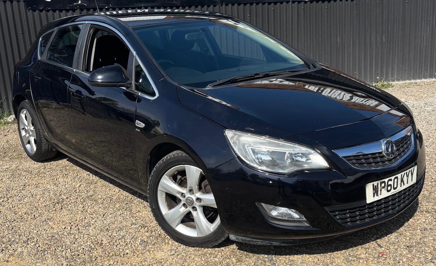 Used Vauxhall Astra 2010 for sale - 77175976: Photo 2