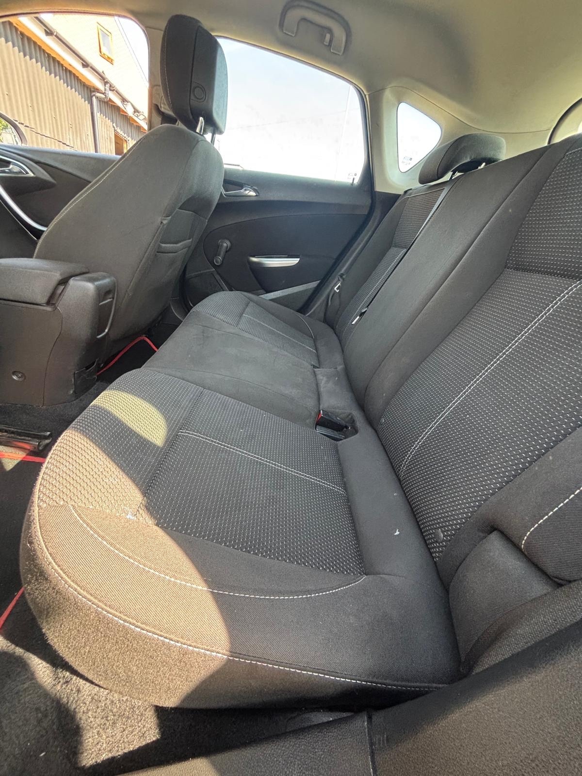 Used Vauxhall Astra 2010 for sale - 77175976: Photo 8