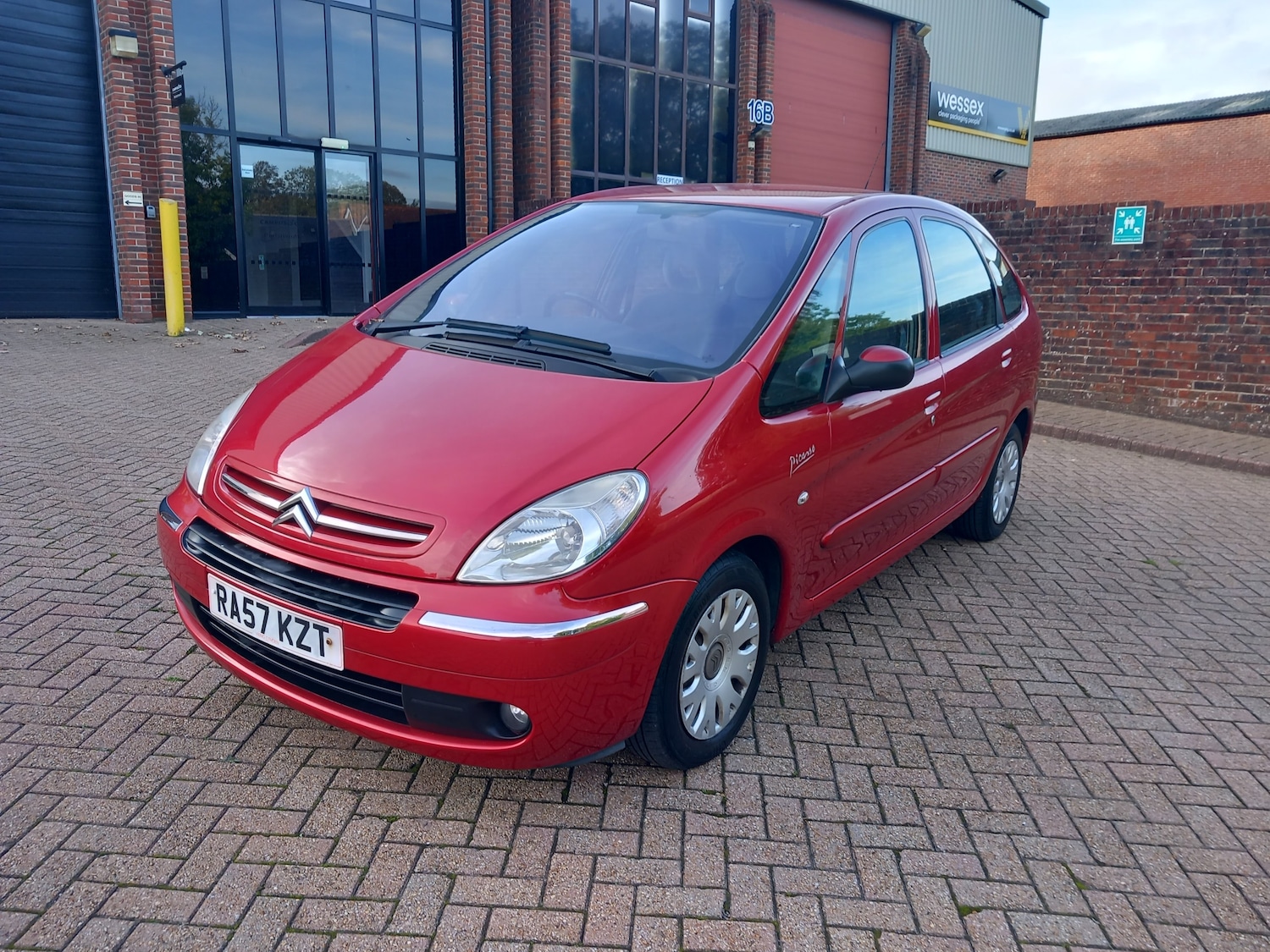 Used Citroen Xsara Picasso 2008 for sale - 76198121: Photo 3