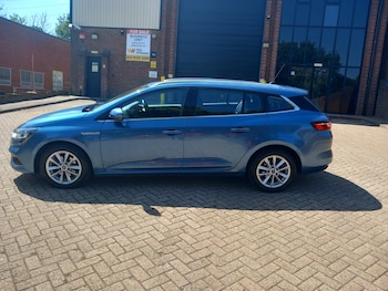 Used Renault Megane 2017 for sale - 79335246: Photo