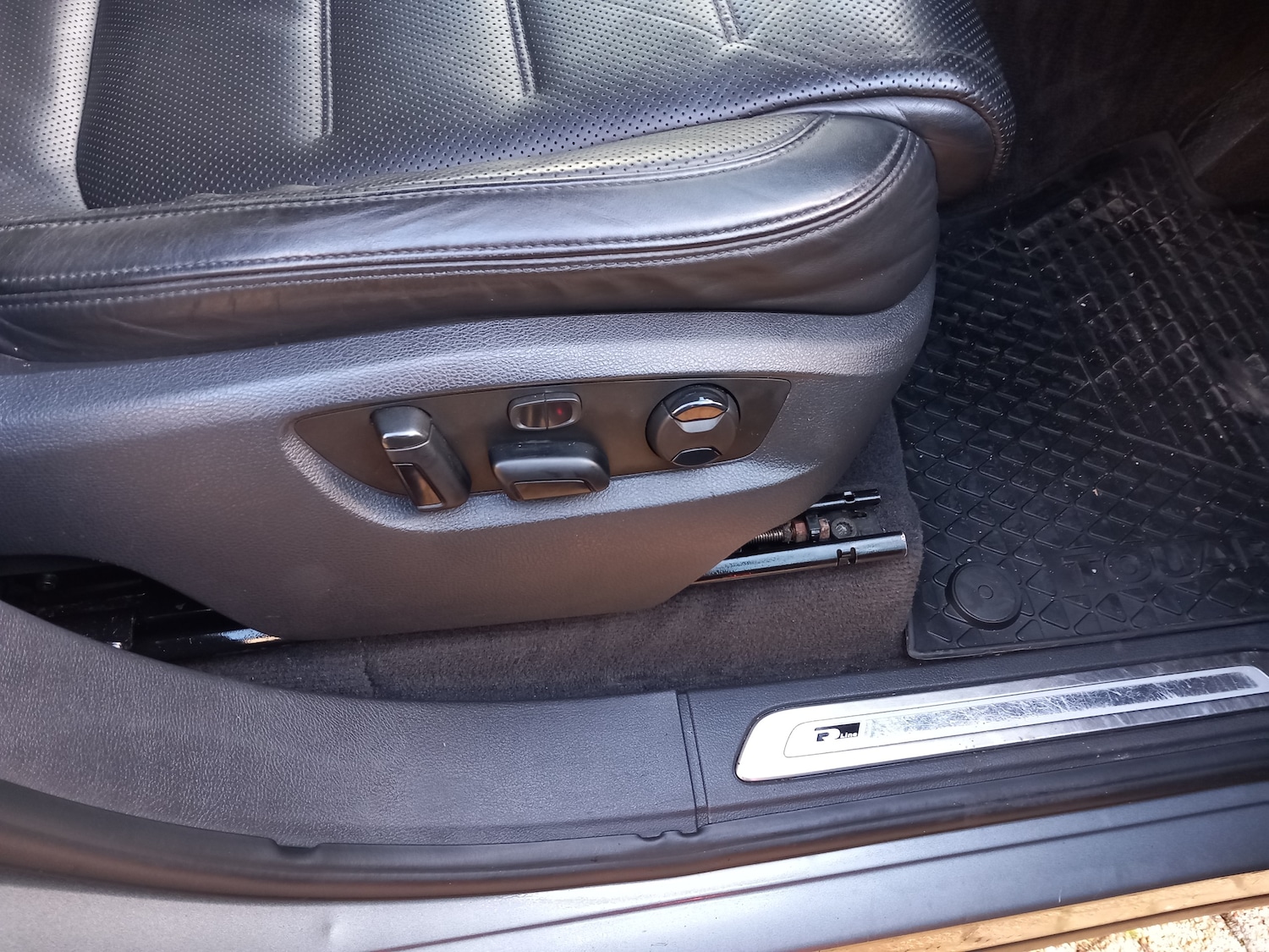 Used Volkswagen Touareg 2015 for sale - 76905189: Photo 13