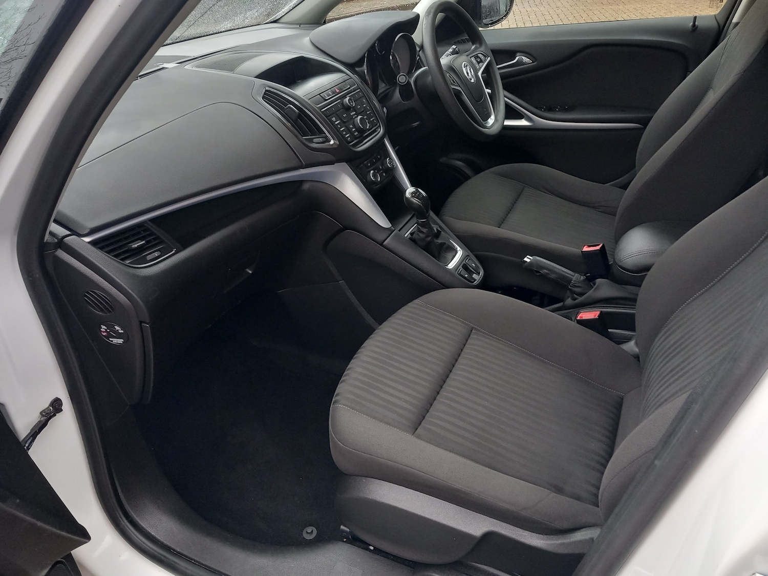 Used Vauxhall Zafira 2015 for sale - 77460450: Photo 24