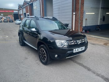 Used Dacia Duster 2017 for sale - 79840541: Photo