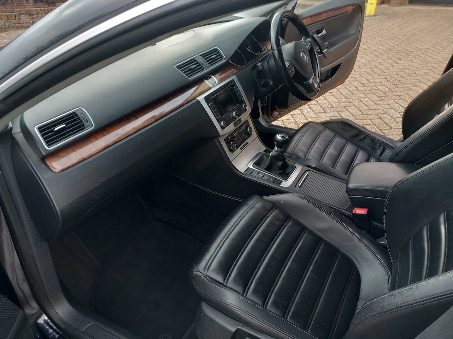 Used Volkswagen Passat 2011 for sale - 77570950: Photo 24