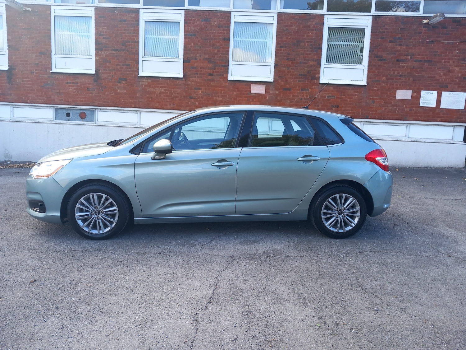 Used Citroen C4 2012 for sale - 76402647: Photo 4