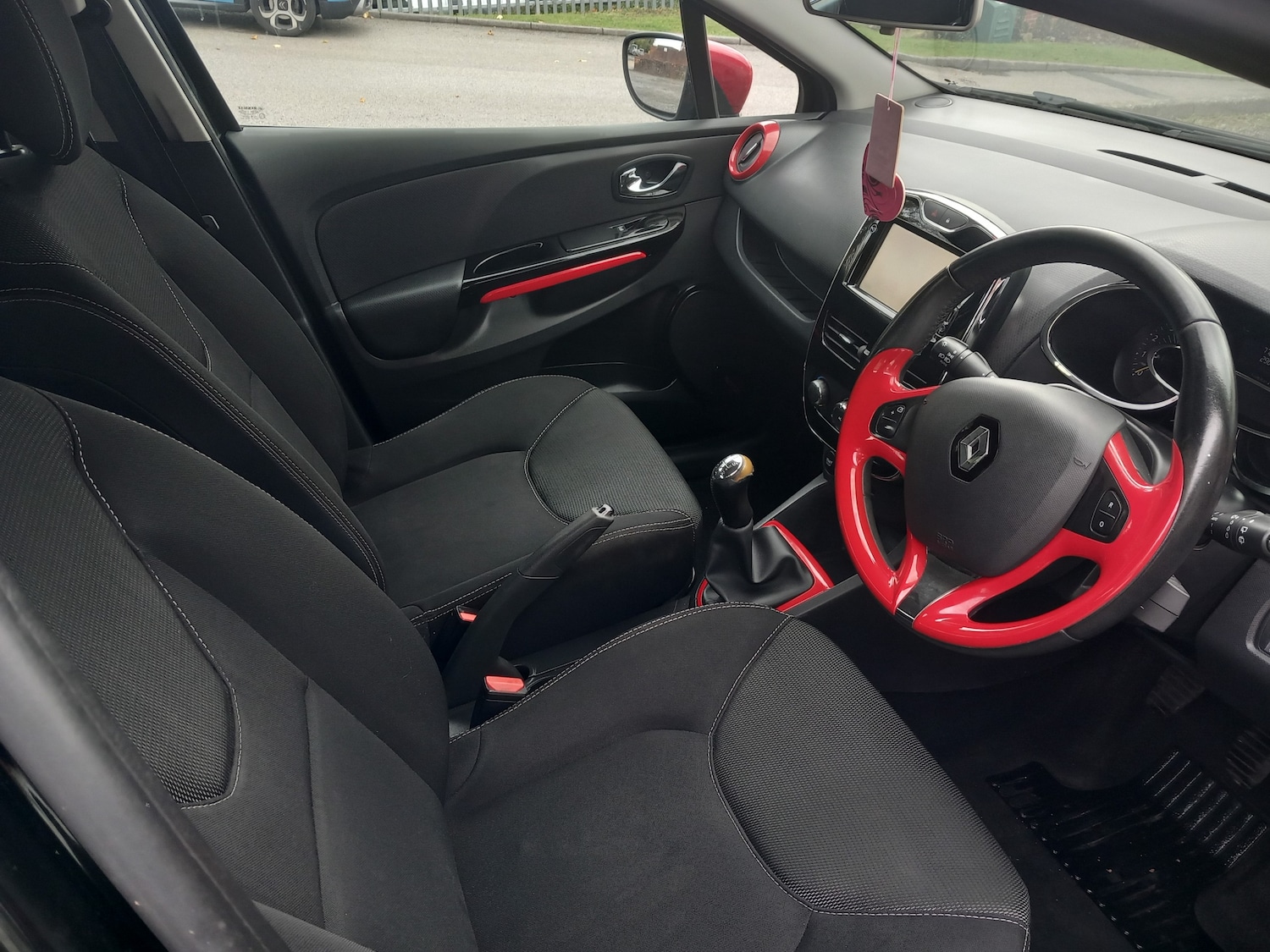 Used Renault Clio 2015 for sale - 76412663: Photo 15