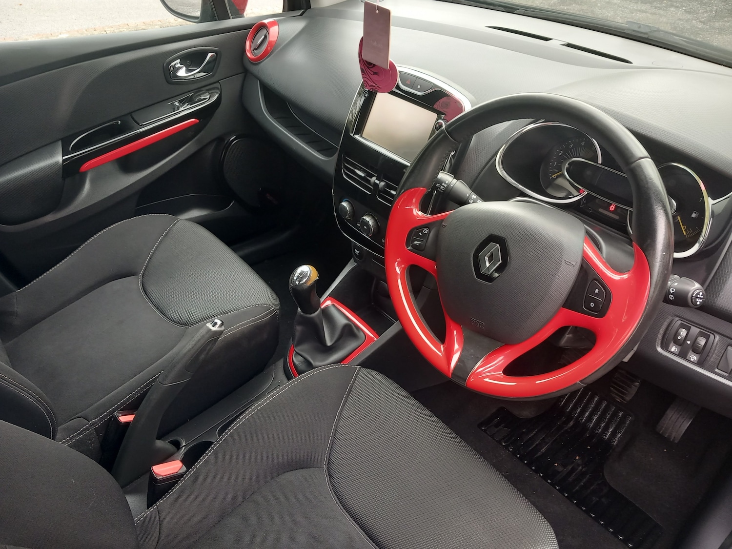 Used Renault Clio 2015 for sale - 76412663: Photo 16