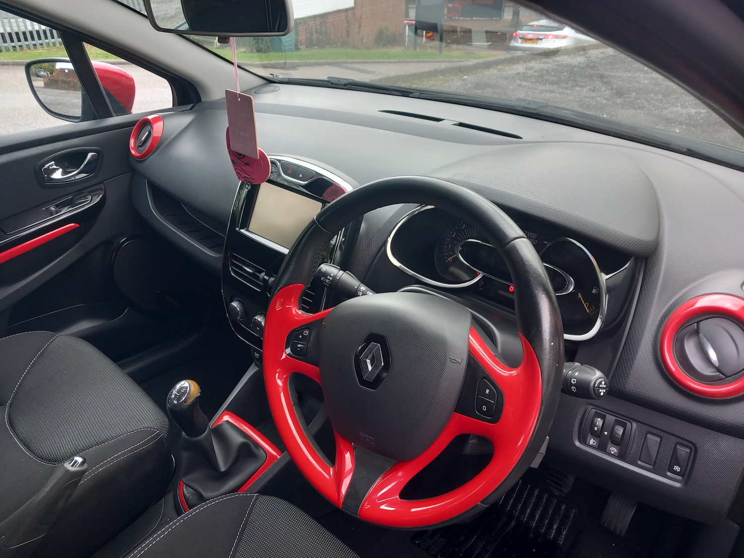 Used Renault Clio 2015 for sale - 76412663: Photo 18