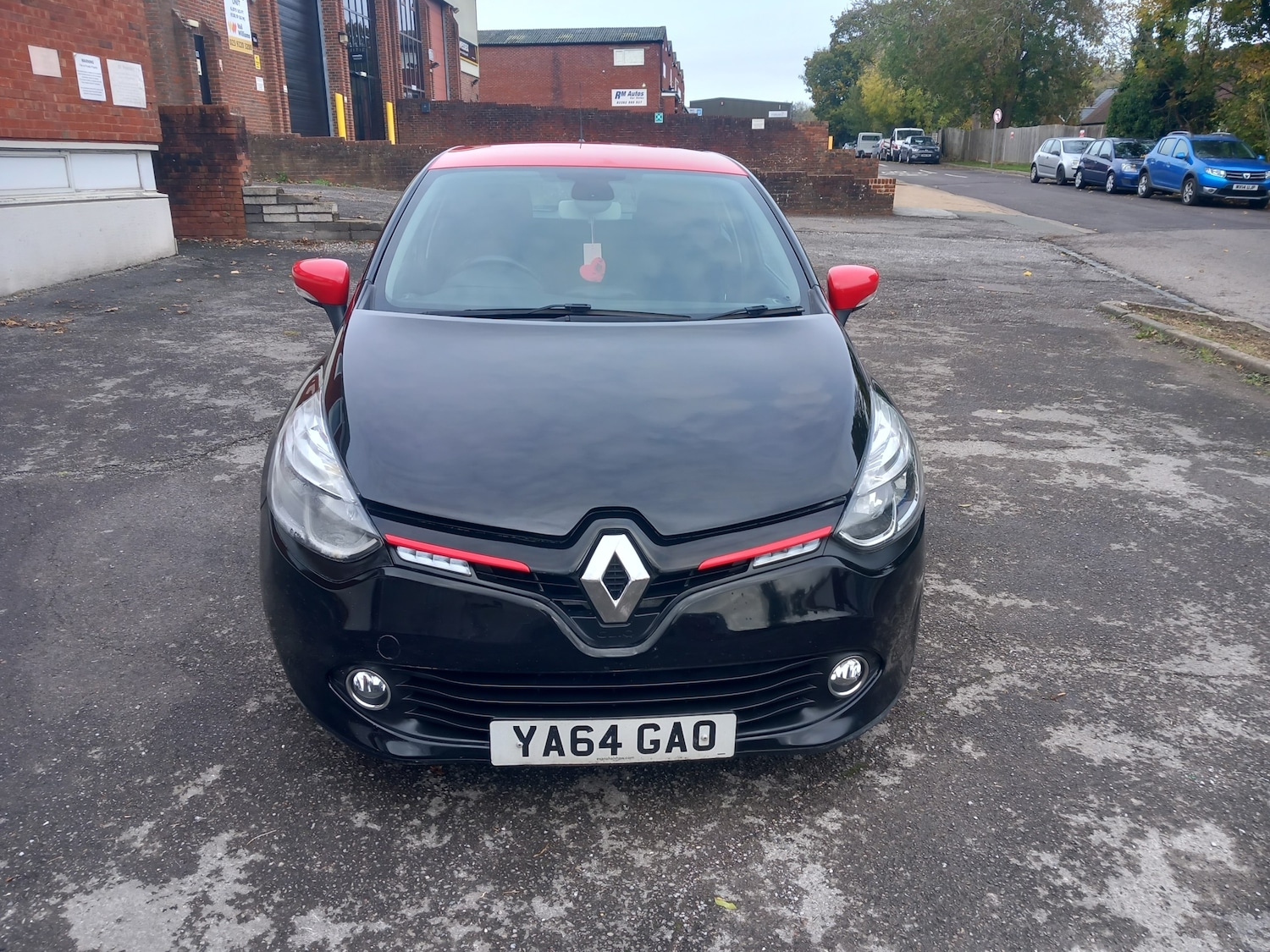 Used Renault Clio 2015 for sale - 76412663: Photo 2