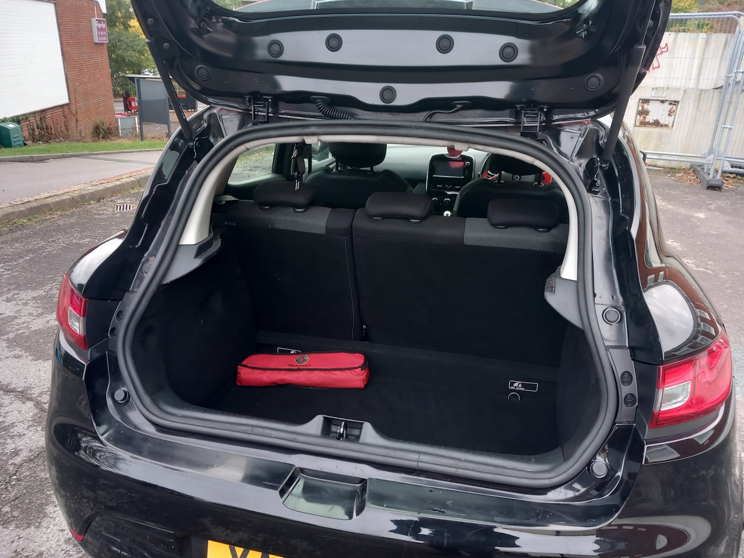 Used Renault Clio 2015 for sale - 76412663: Photo 22