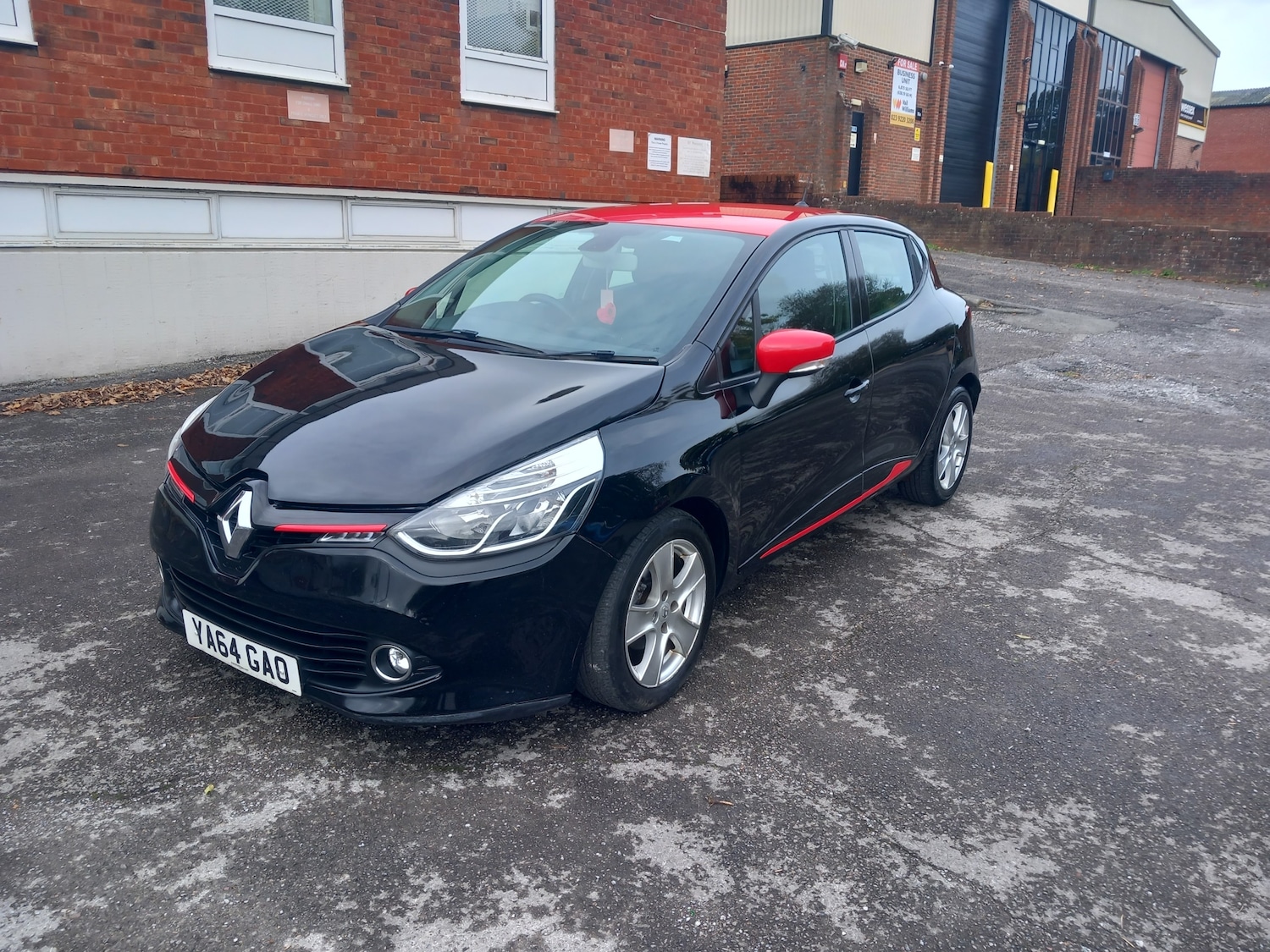 Used Renault Clio 2015 for sale - 76412663: Photo 3