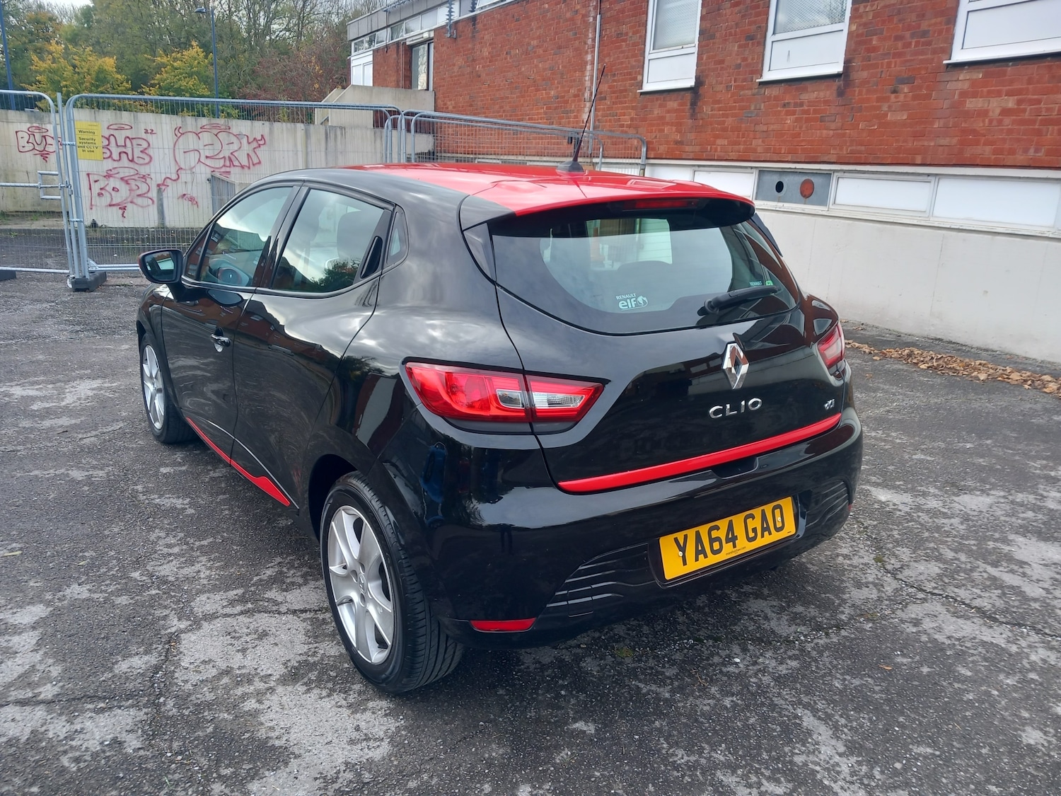 Used Renault Clio 2015 for sale - 76412663: Photo 9