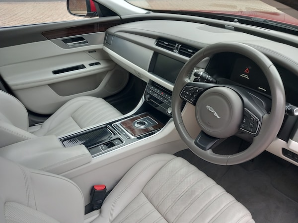 Used Jaguar XF 2016 for sale - 76090051: Photo 10