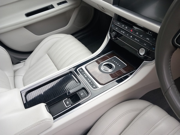Used Jaguar XF 2016 for sale - 76090051: Photo 12