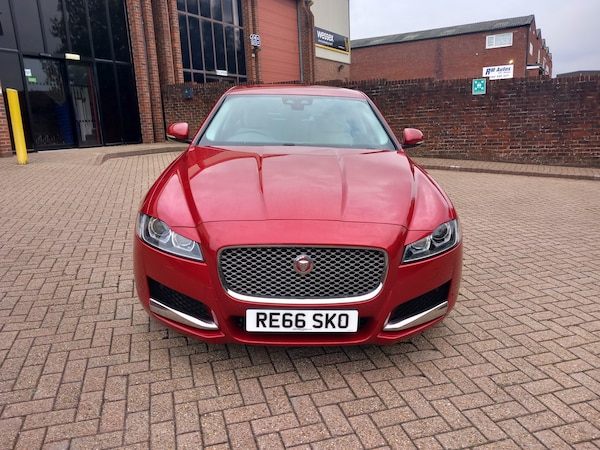 Used Jaguar XF 2016 for sale - 76090051: Photo 2