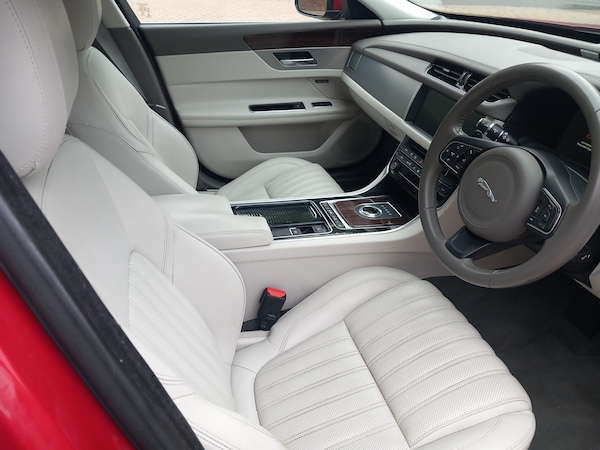 Used Jaguar XF 2016 for sale - 76090051: Photo 9