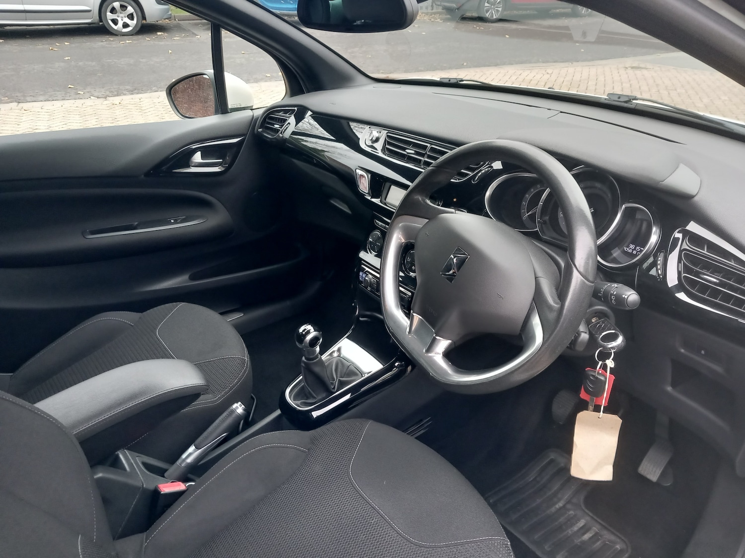 Used Citroen DS3 2013 for sale - 76830826: Photo 10