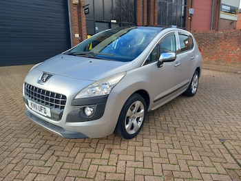 Used Peugeot 3008 2011 for sale - 76922700: Photo