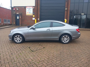 Used Mercedes-Benz C Class 2013 for sale - 77631374: Photo