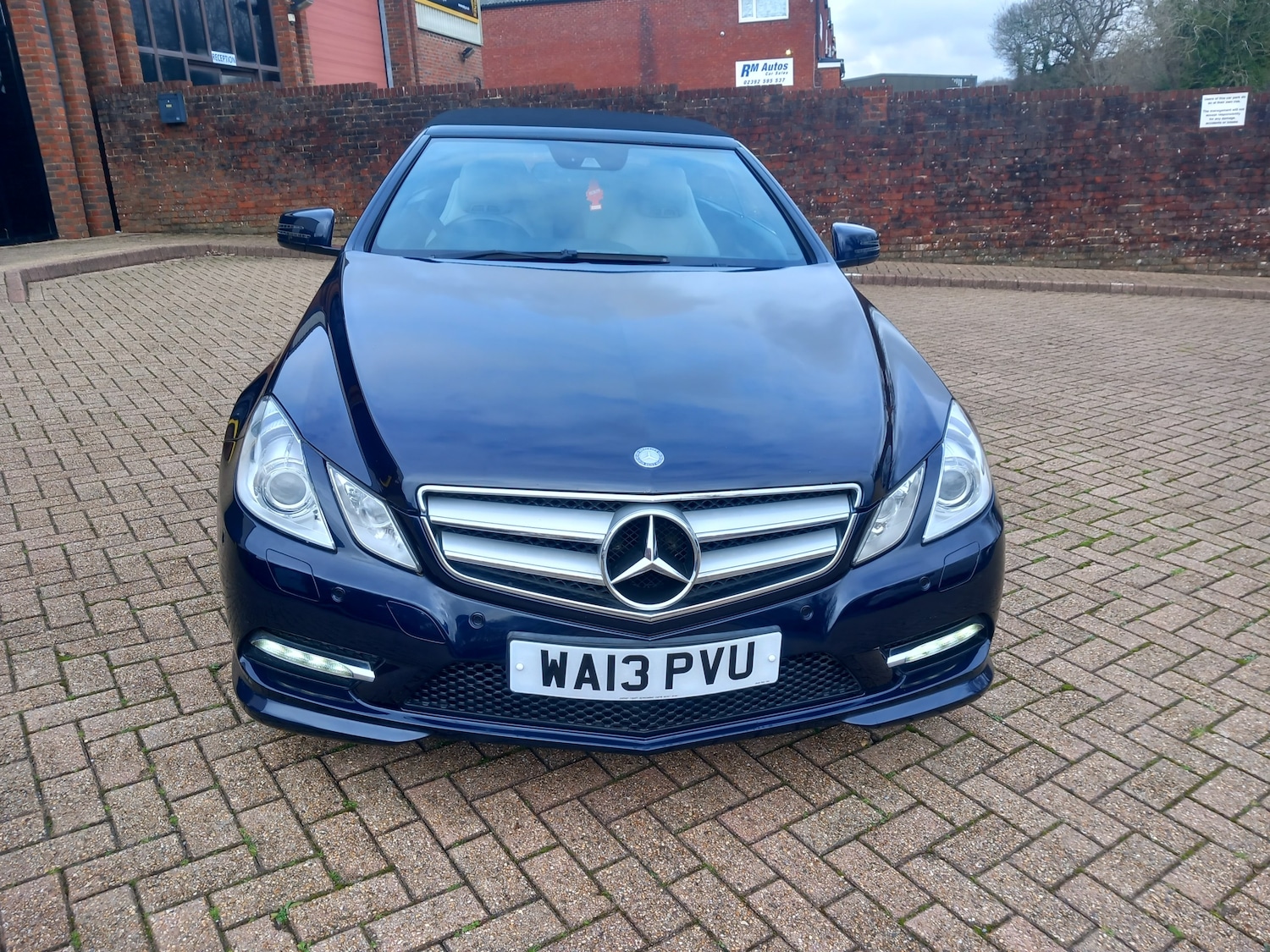 Used Mercedes-Benz E Class for sale - 77501926: Photo 2