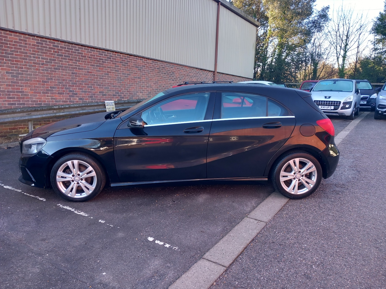 Used Mercedes-Benz A-Class 2016 for sale - 76985649: Photo 4