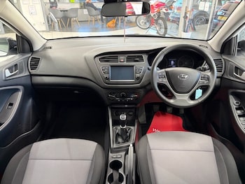 Used Hyundai i20 2020 for sale - 79072097: Photo