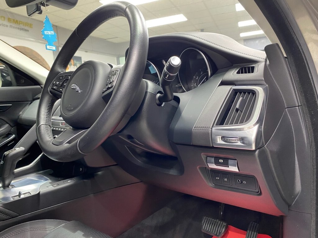 Used Jaguar E-Pace 2018 for sale - 77153049: Photo 15