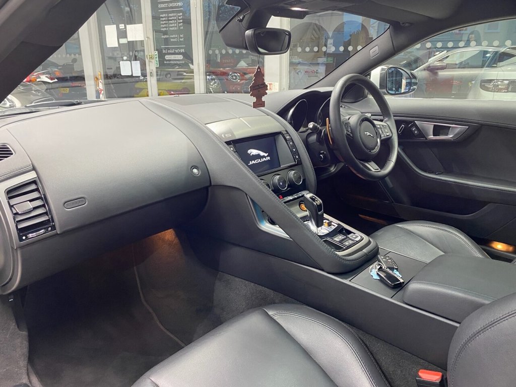 Used Jaguar F-Type 2015 for sale - 77153081: Photo 32