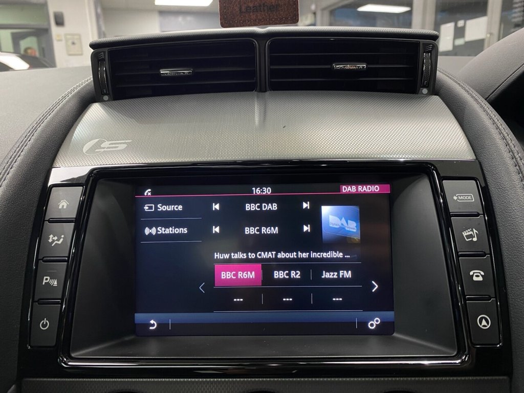 Used Jaguar F-Type 2015 for sale - 77153081: Photo 44