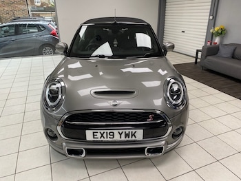 Used MINI Convertible 2019 for sale - 77152965: Photo