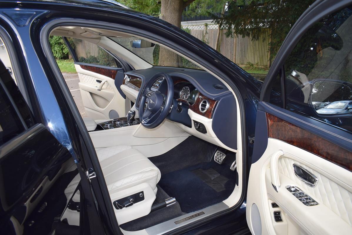 Used Bentley Bentayga 2016 for sale - 78171133: Photo 4