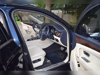 Used Bentley Bentayga 2016 for sale - 78171133: Photo