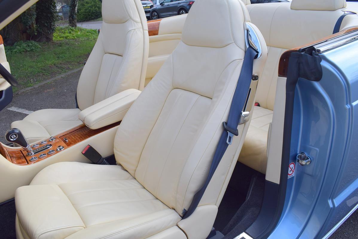 Used Bentley Azure 2006 for sale - 76592715: Photo 30