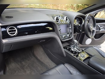 Used Bentley Bentayga 2016 for sale - 79259649: Photo