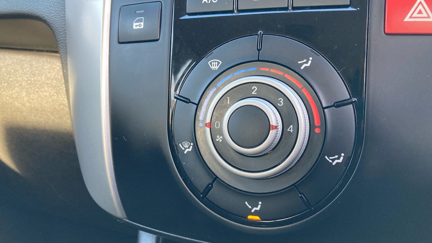 Used Kia Venga 2014 for sale - 77665538: Photo 25