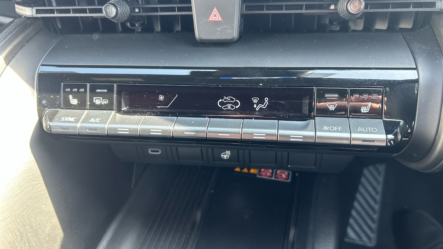 Used Toyota C-HR 2024 for sale - 78198685: Photo 25