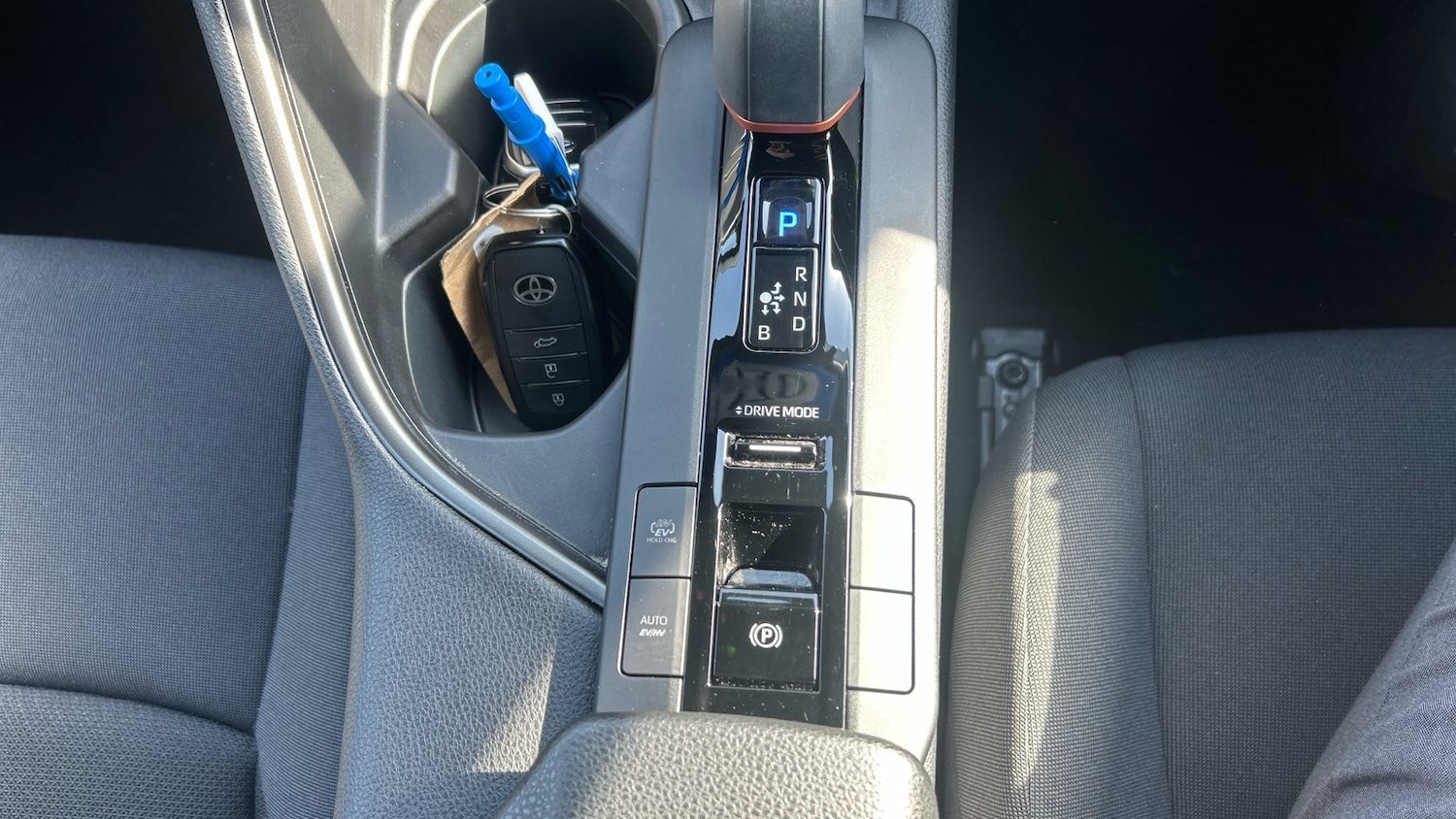 Used Toyota C-HR 2024 for sale - 78198685: Photo 26